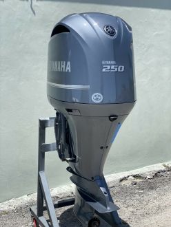 Used Yamaha 250 HP 4-Stroke Outboard Motor